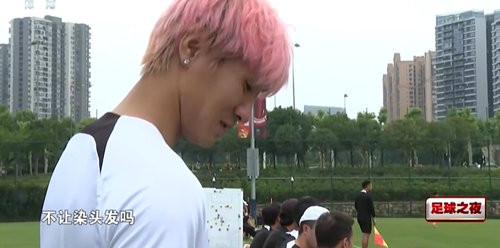 关于粉队在比赛中逆袭，晋级下一轮的信息