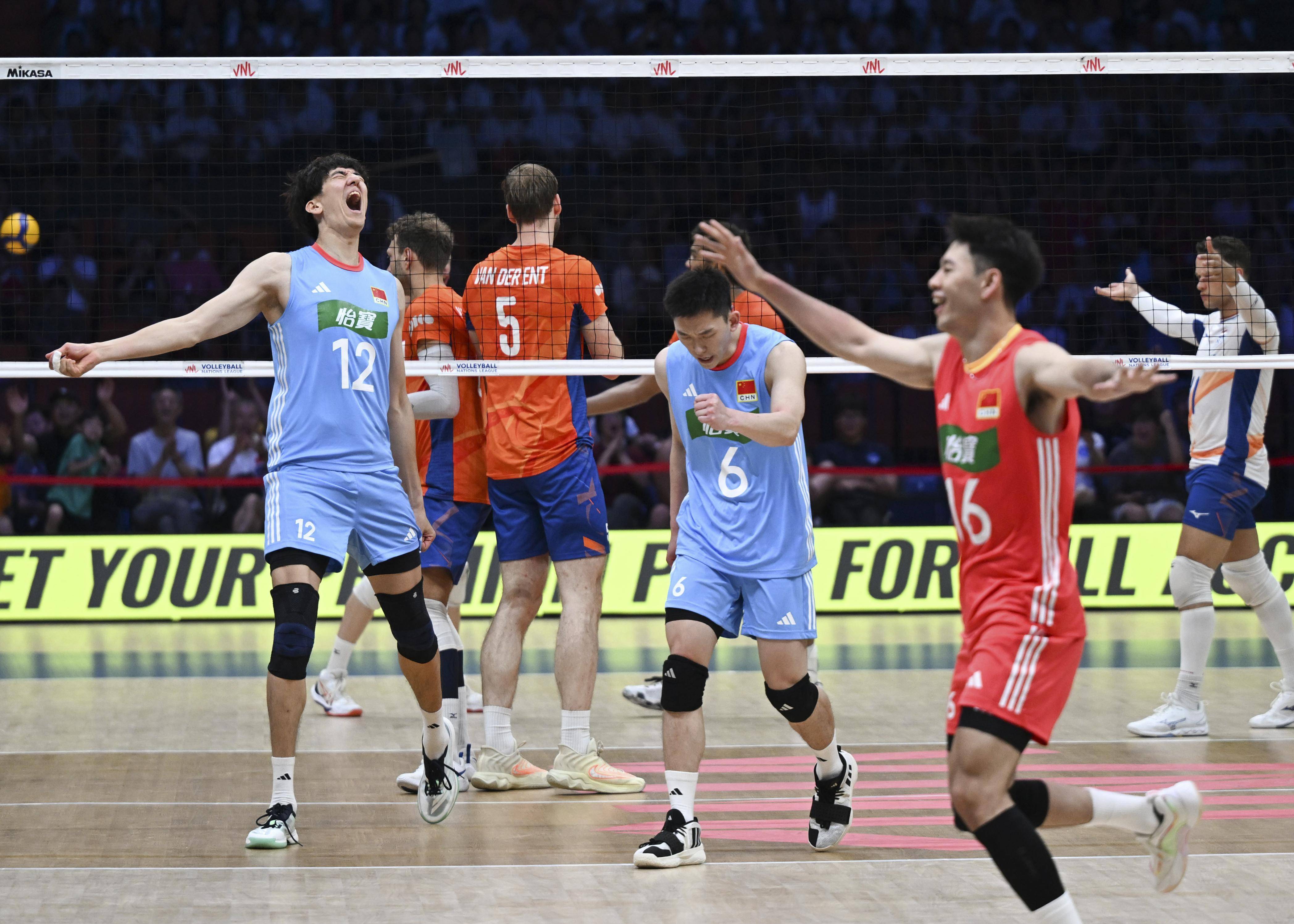 克罗地亚男排击败对手晋级