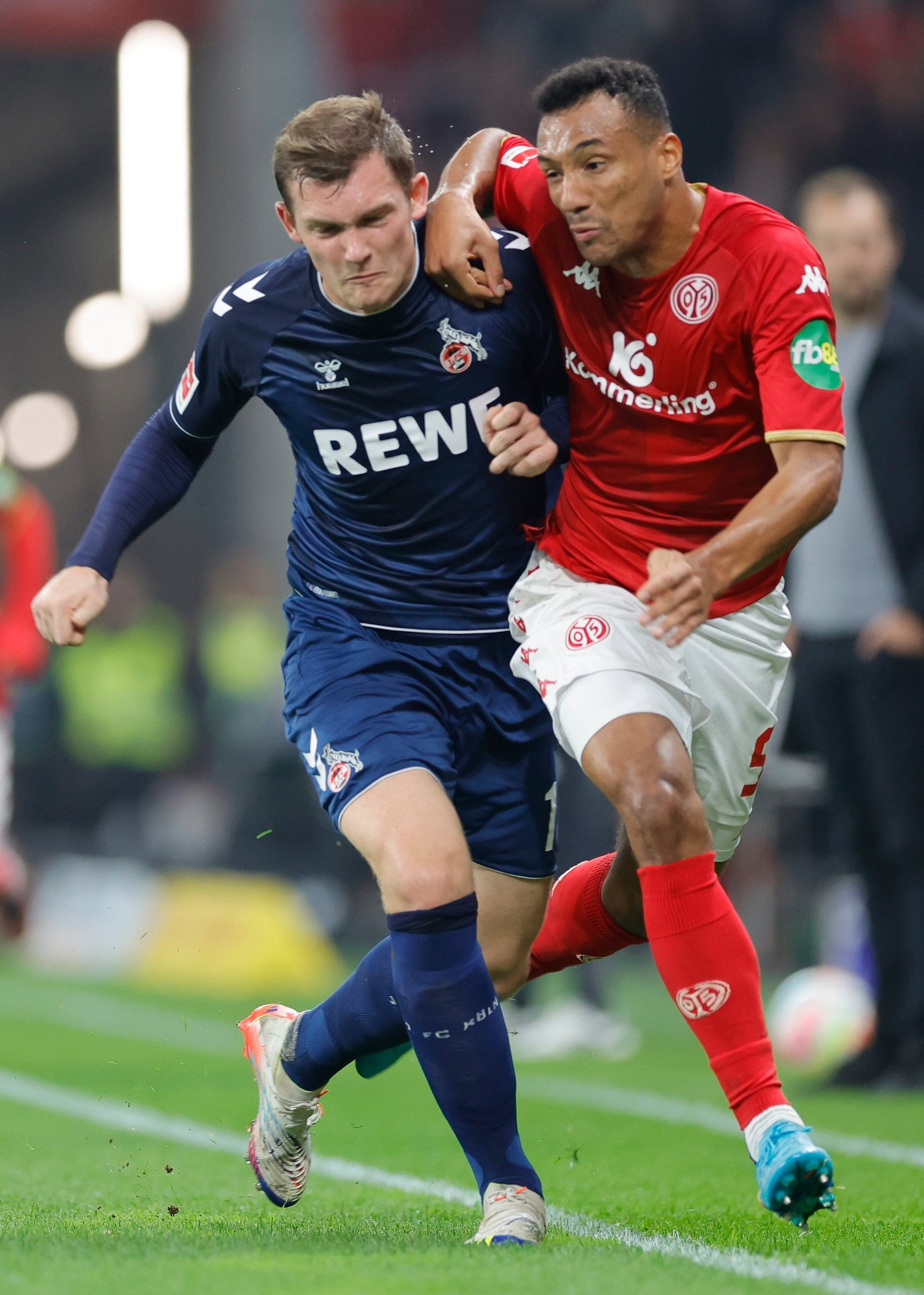 雷火电竞-梅因茨队在德国足球赛中取得胜利