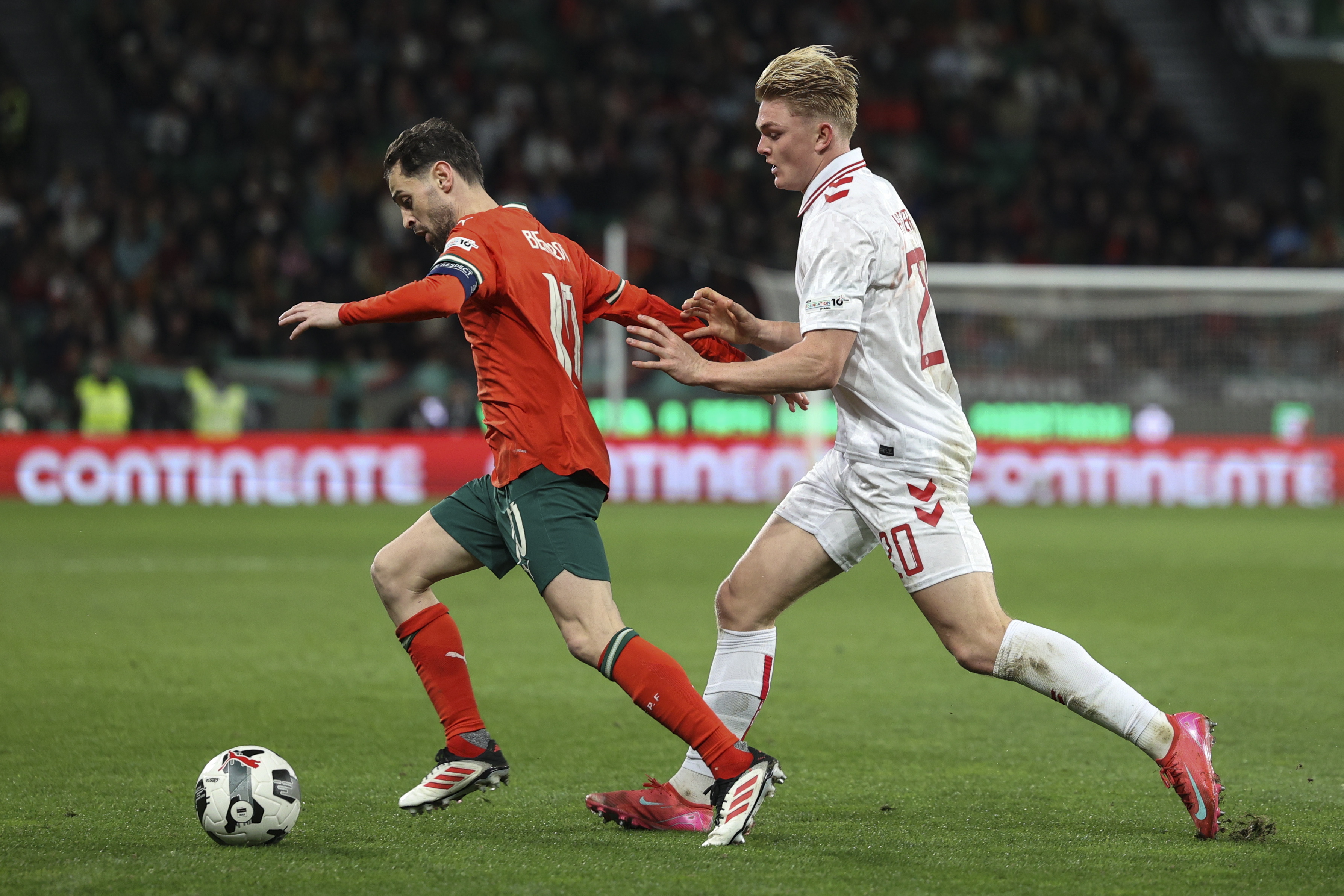 雷火电竞app-捷克国家队三球大胜晋级欧国联半决赛