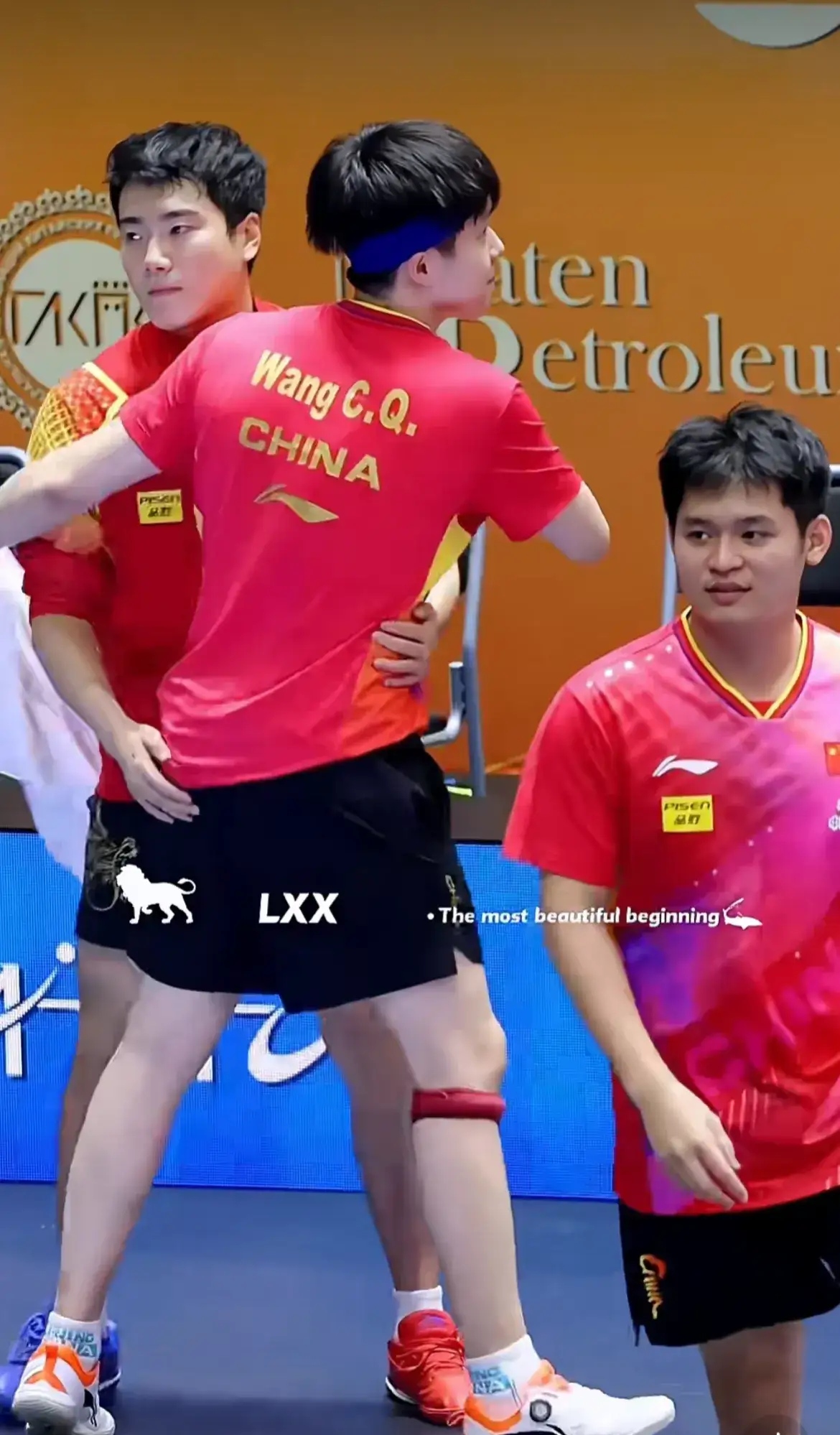 日本队轻取英格兰队，王皓点燃赛场