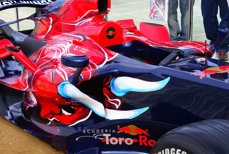 关于雷诺车队横扫红牛车队,皮亚斯特里高光表现的信息 关于雷诺车队横扫红牛车队,皮亚斯特里高光表现的信息