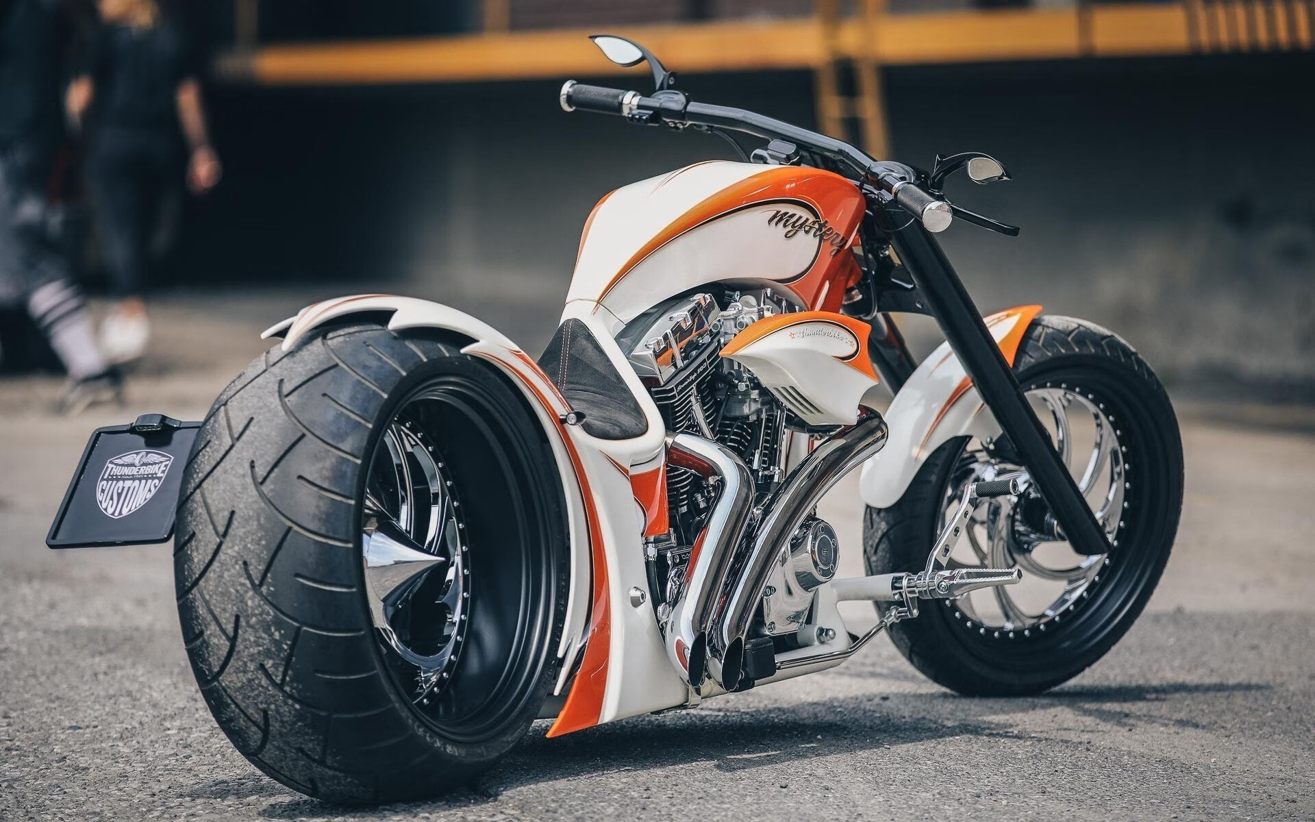 圆，世界杯的草皮与爵士的汗渍