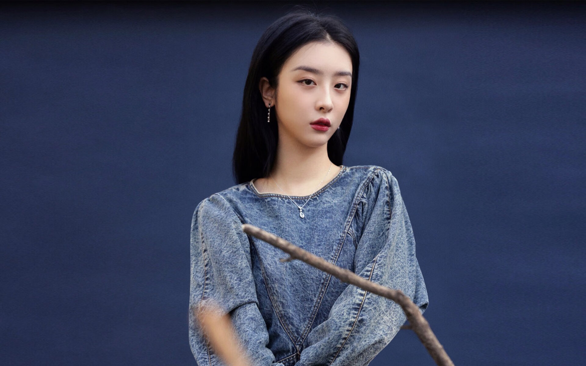 雷火电竞充值-绿茵战场与高原之巅，穿越时空的王者对决