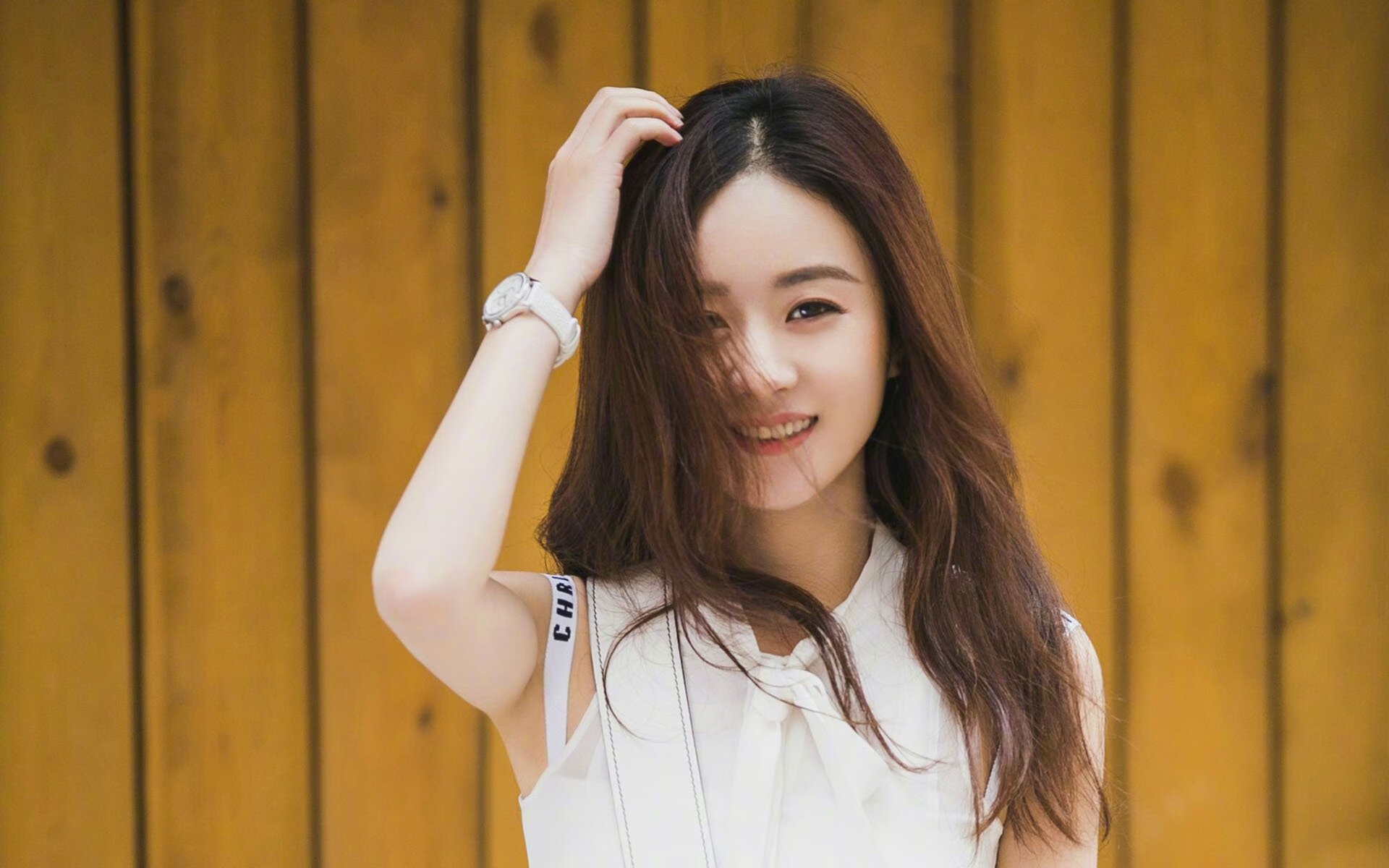 雷火电竞亚洲先驱-红牌与门线审判，奥纳纳在德甲争冠之夜证明的唯一性