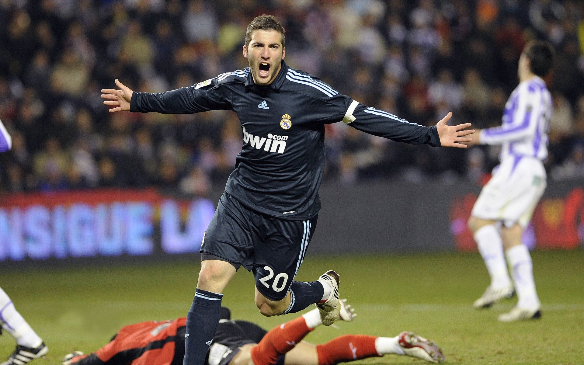 破晓之前,贝林厄姆如何在西决生死夜重新绘制时间线